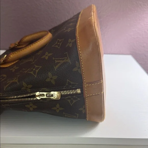 Louis Vuitton Monogram Alma - Picture 6 of 9